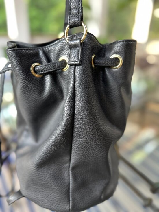 Kenneth Cole Reaction Faux Leather Tanner Bucket Bag Backpack Black Gold NWT main image 12